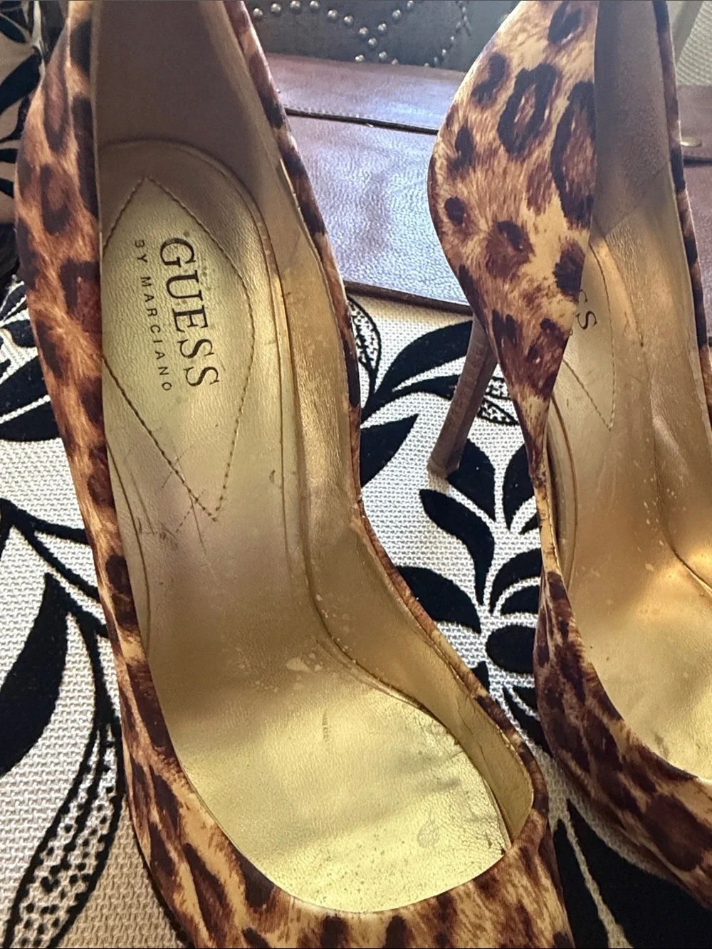 Guess Leopard Print Women's Heels Pumps dress shoes Sz 7